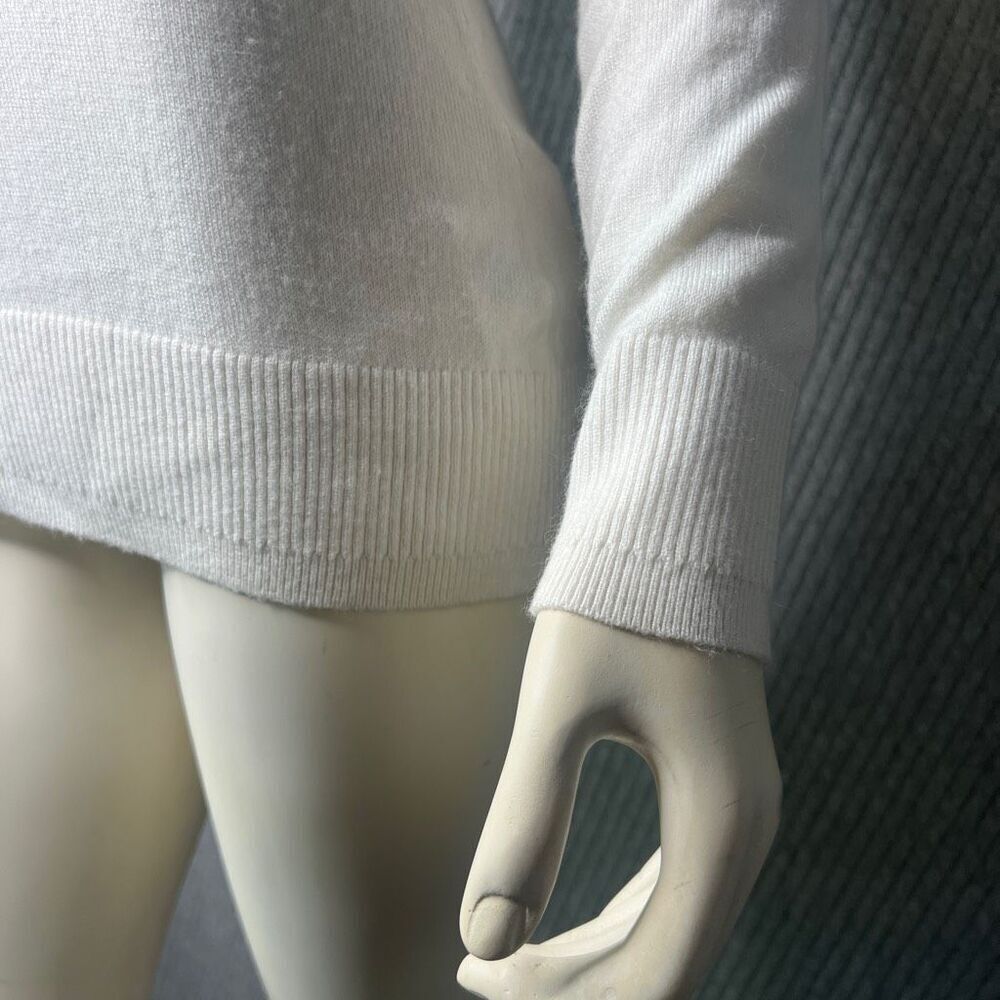 Victorinox Swiss Army‎ Women’s White V-Neck Size Small - Picture 3 of 16